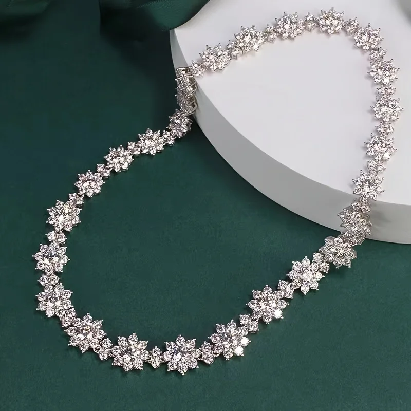 Amazing SunFlower Zircon Necklace, Elegant and Luxurious, Exuding Charming Beauty Noble Temperament.