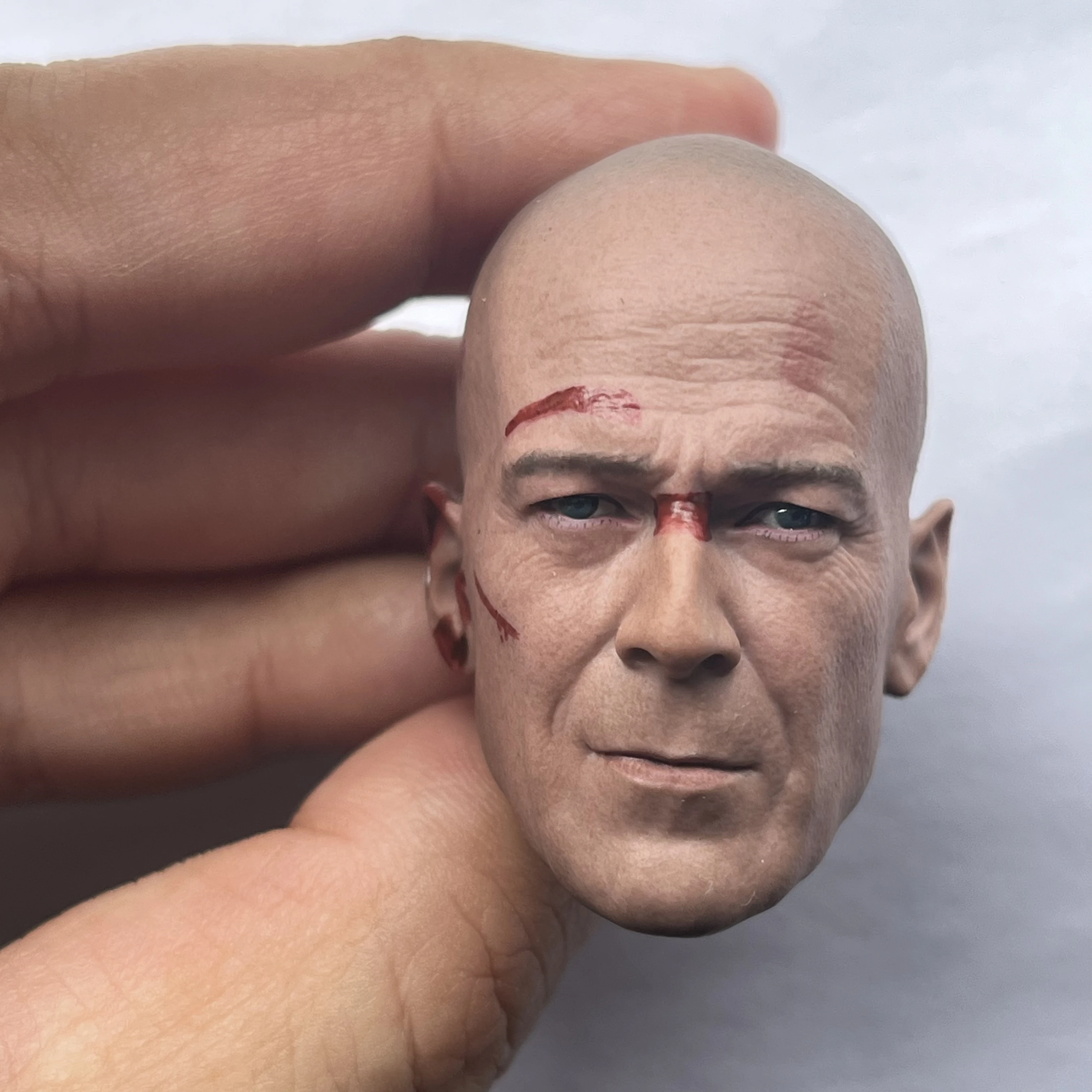 

1/6 Bruce Willis male Head Sculpt Male Star Figure Head Carving Head Model Damaged Ver. For 12'' figure model