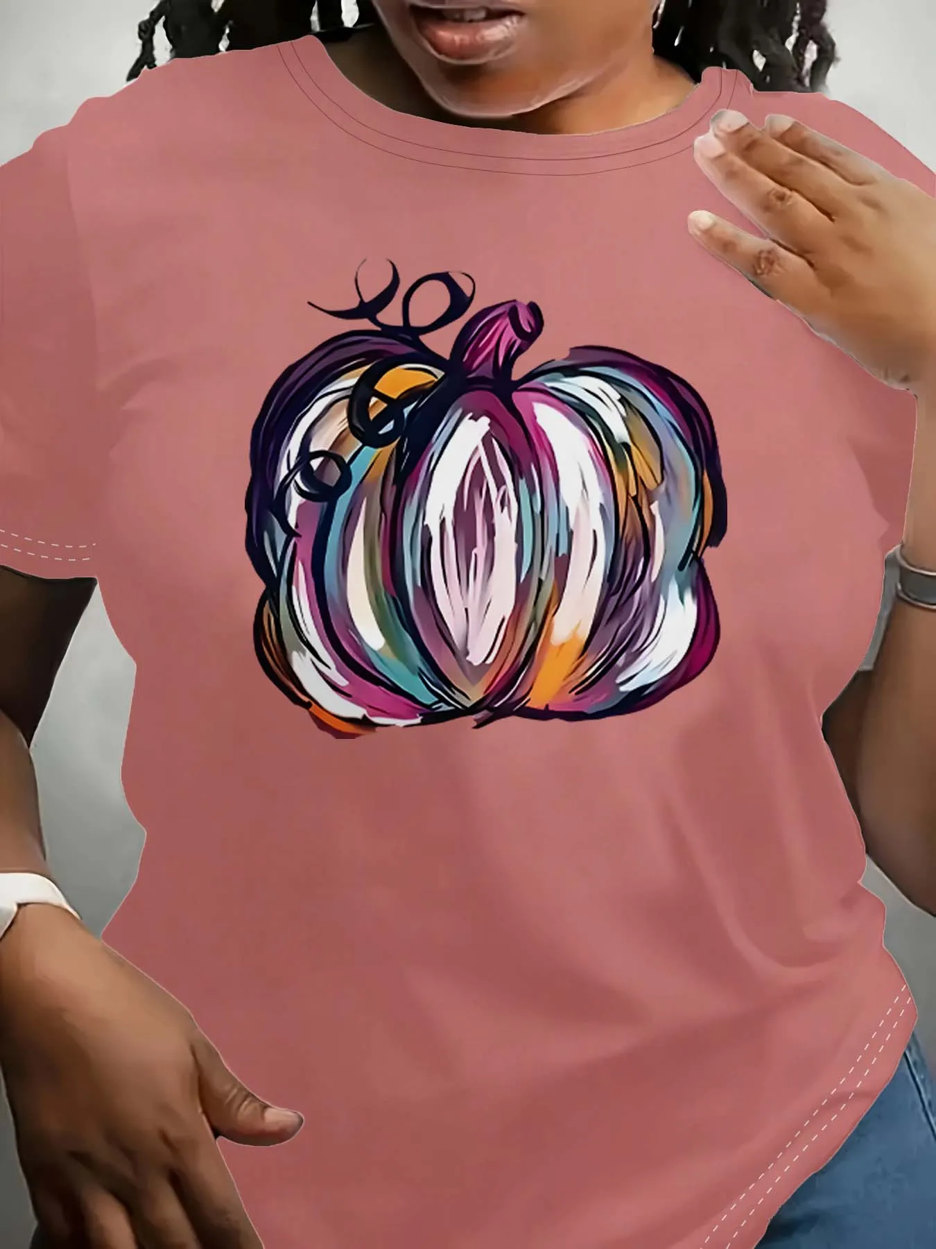 

Осенний модный стильный наряд с художественным мотивом тыквы больших размеров