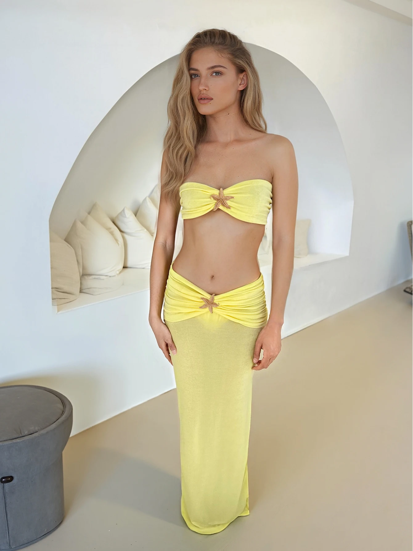 2025 エレガントバターイエローバンドゥ3ピースビキニセット レディースセクシー水着 ホルターネック スカート付き ビーチパーティー バケーションドレス アウトフィット