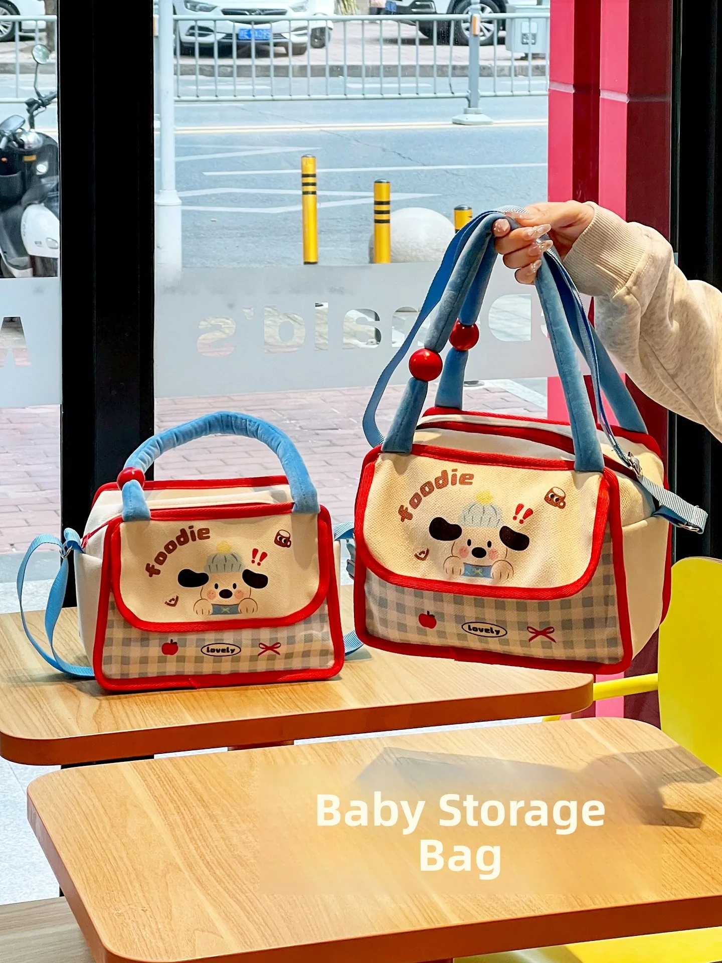 

Portable High Aesthetic Mommy Bag Lightweight Baby Stroller Hanging Bag Storage for Diapers Bottles And Other Baby entials
