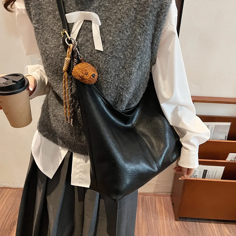 

Retro Large Capacity Casual Simple Shoulder Bag Niche Underarm Bag Women's 2024 New Tote Bag Handbag