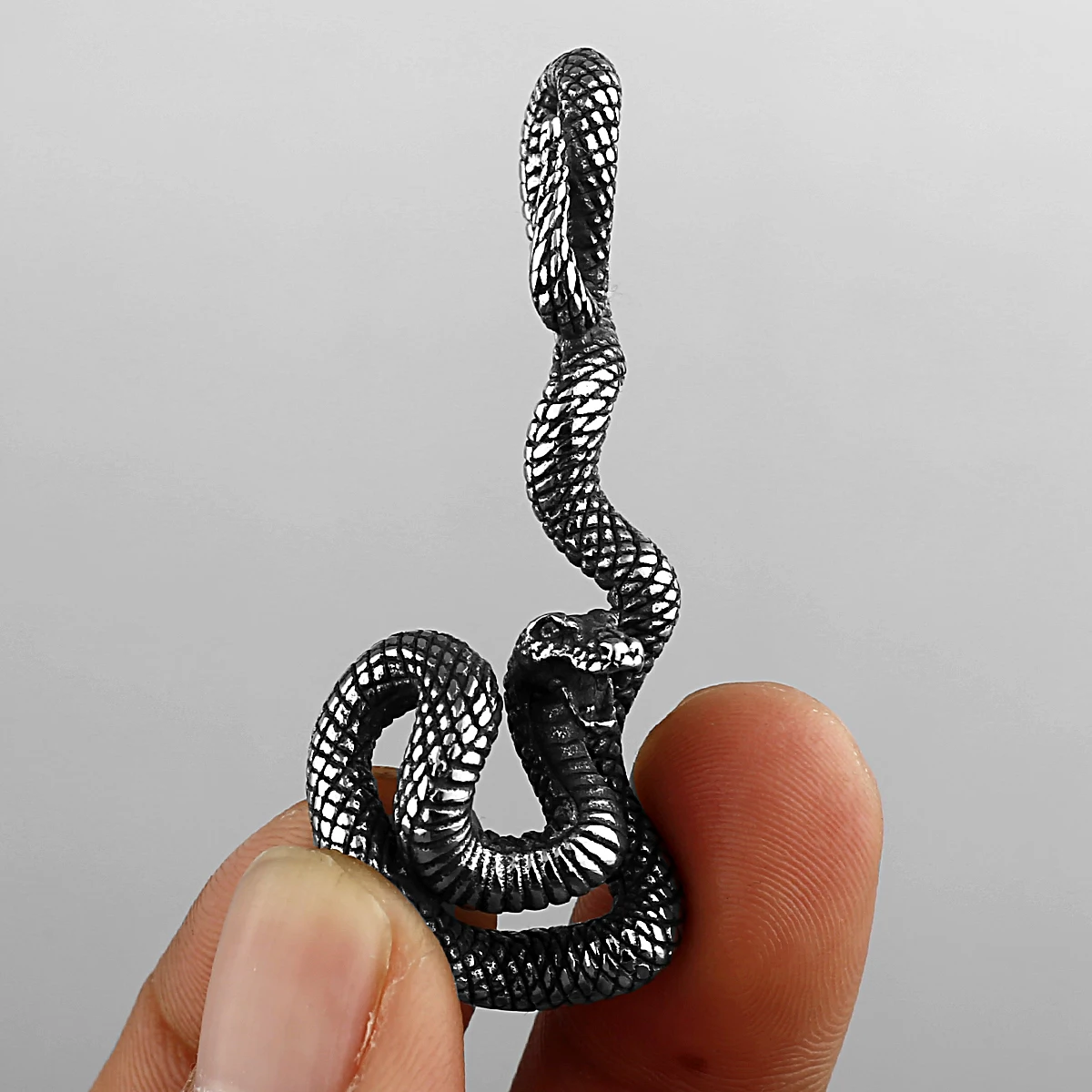Retro High Quality Long Snake Rattlesnake Pendant Unisex Fashion Animal 316L Stainless Steel Pendant Necklace Gift Jewelry - view 3