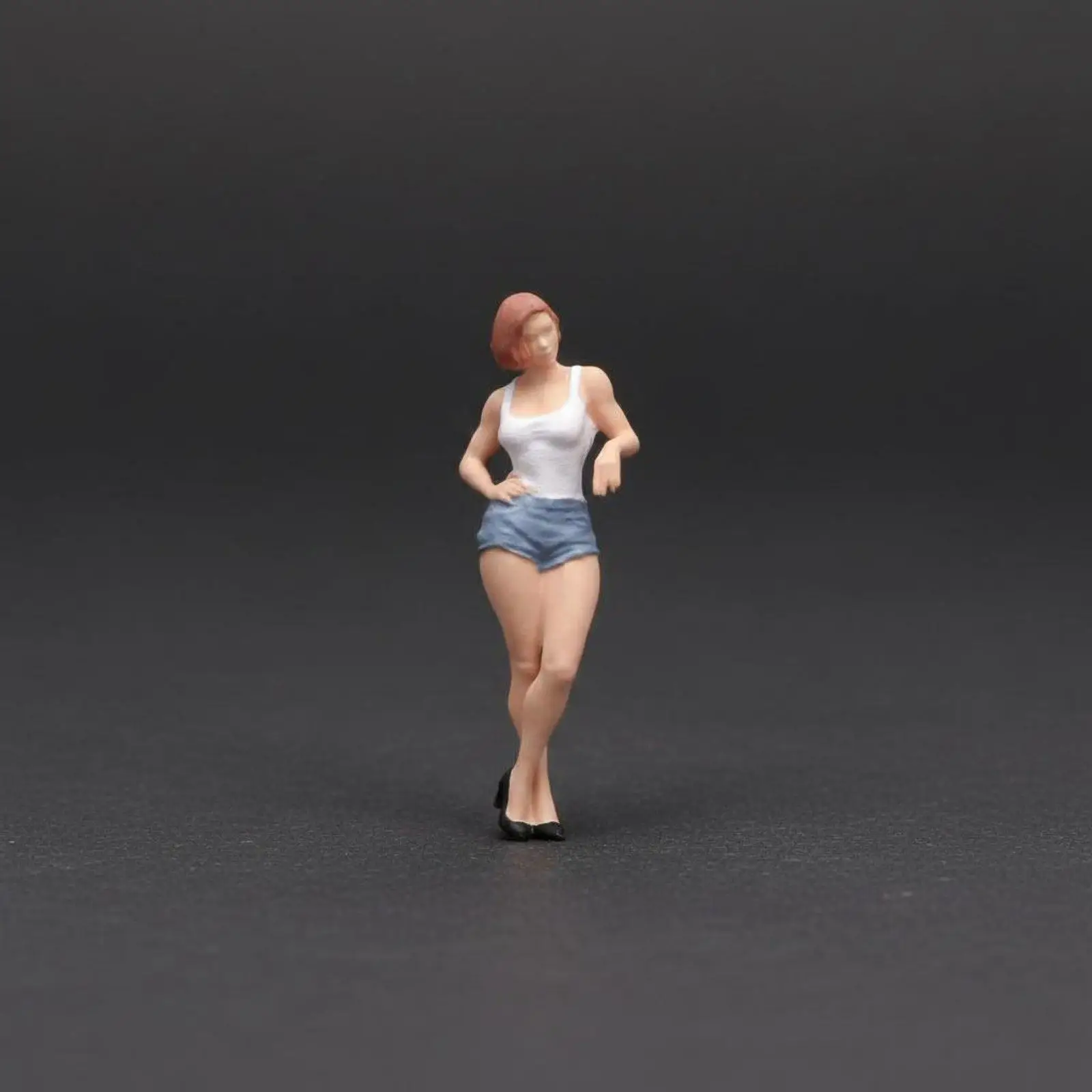 Detailed Handmade Miniature Figure Resin Beautiful Girl Woman Model Diorama Accessory for Architectural Street Scene
