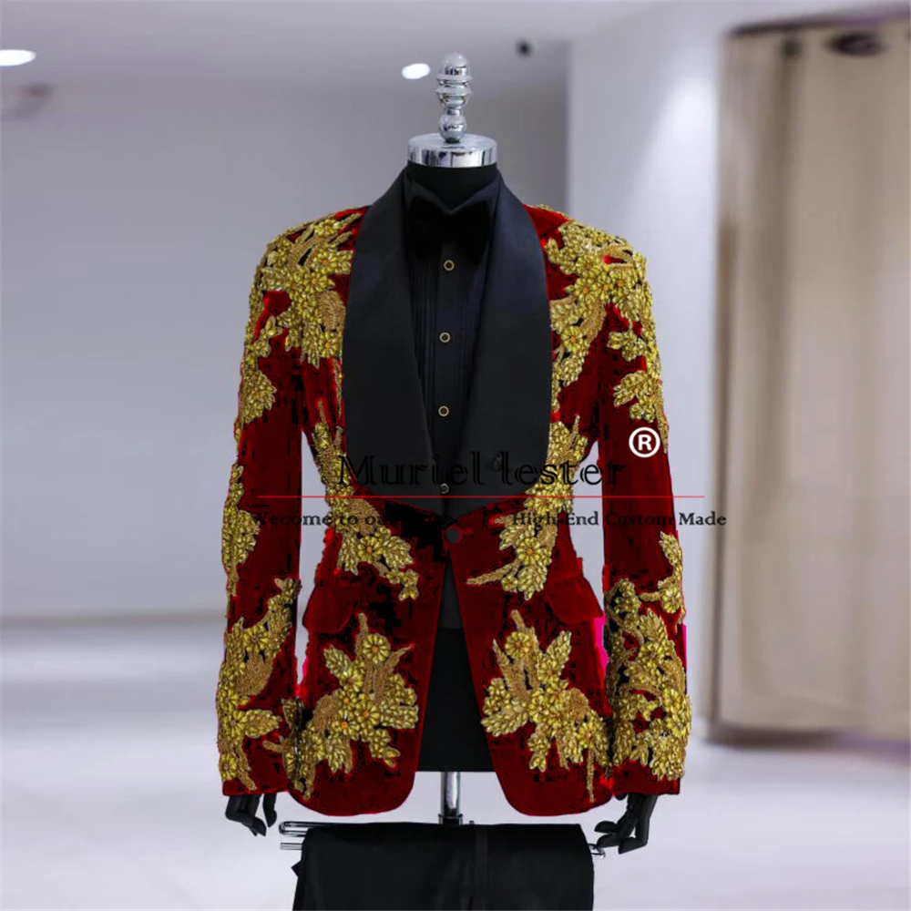 Elegance Red Velvet Suits Men With Gold Beaded Appliques Blazer Tailored Black Shawl Lapel Jacket Pants 2 Piece Groom Tuxedos