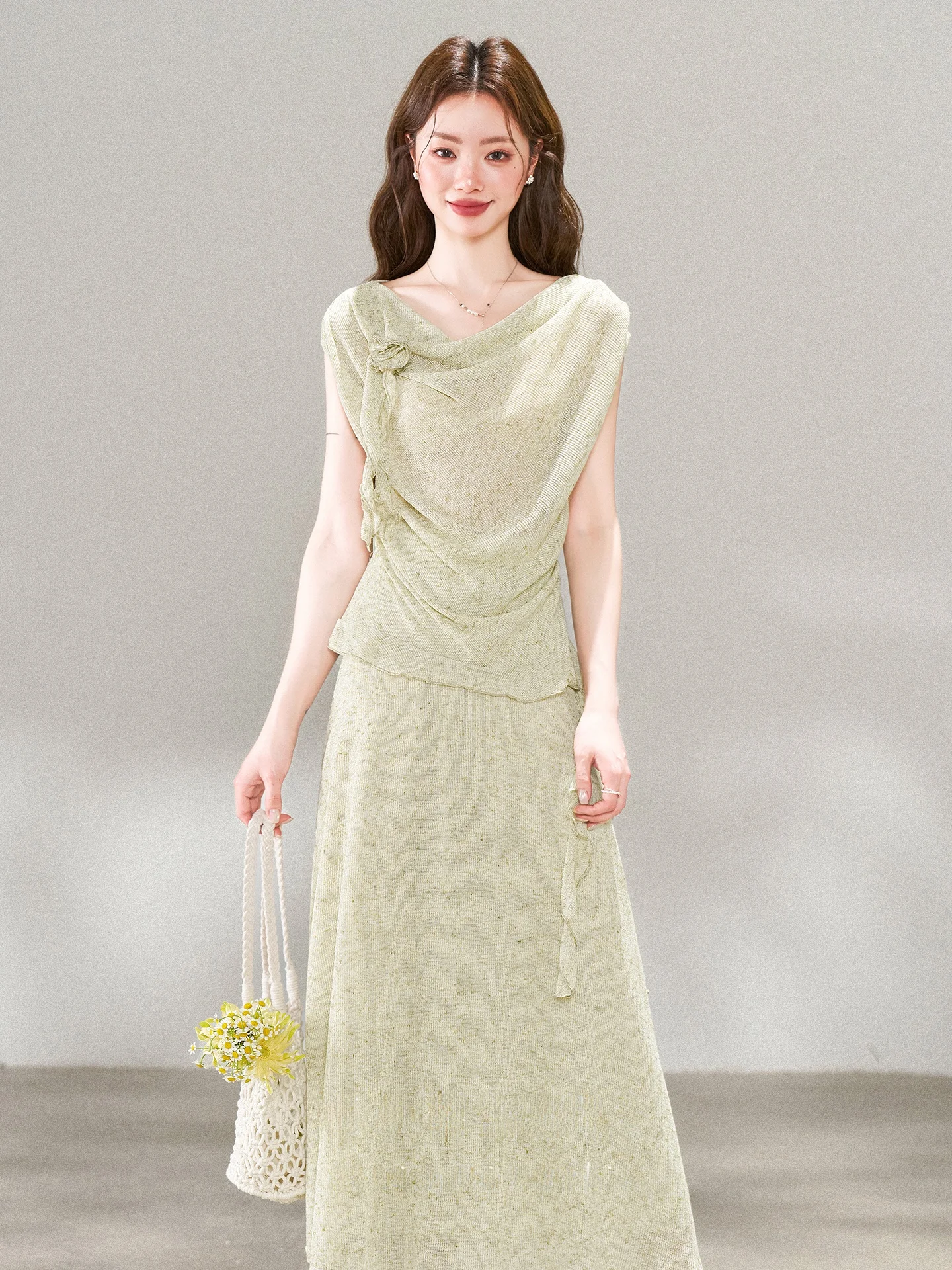 

Su Xiaole Summer Green Sleeveless Knitted Top Half Skirt Lazy Loose Feeling Women's Fashion Set Casual Elegant Style High Waist