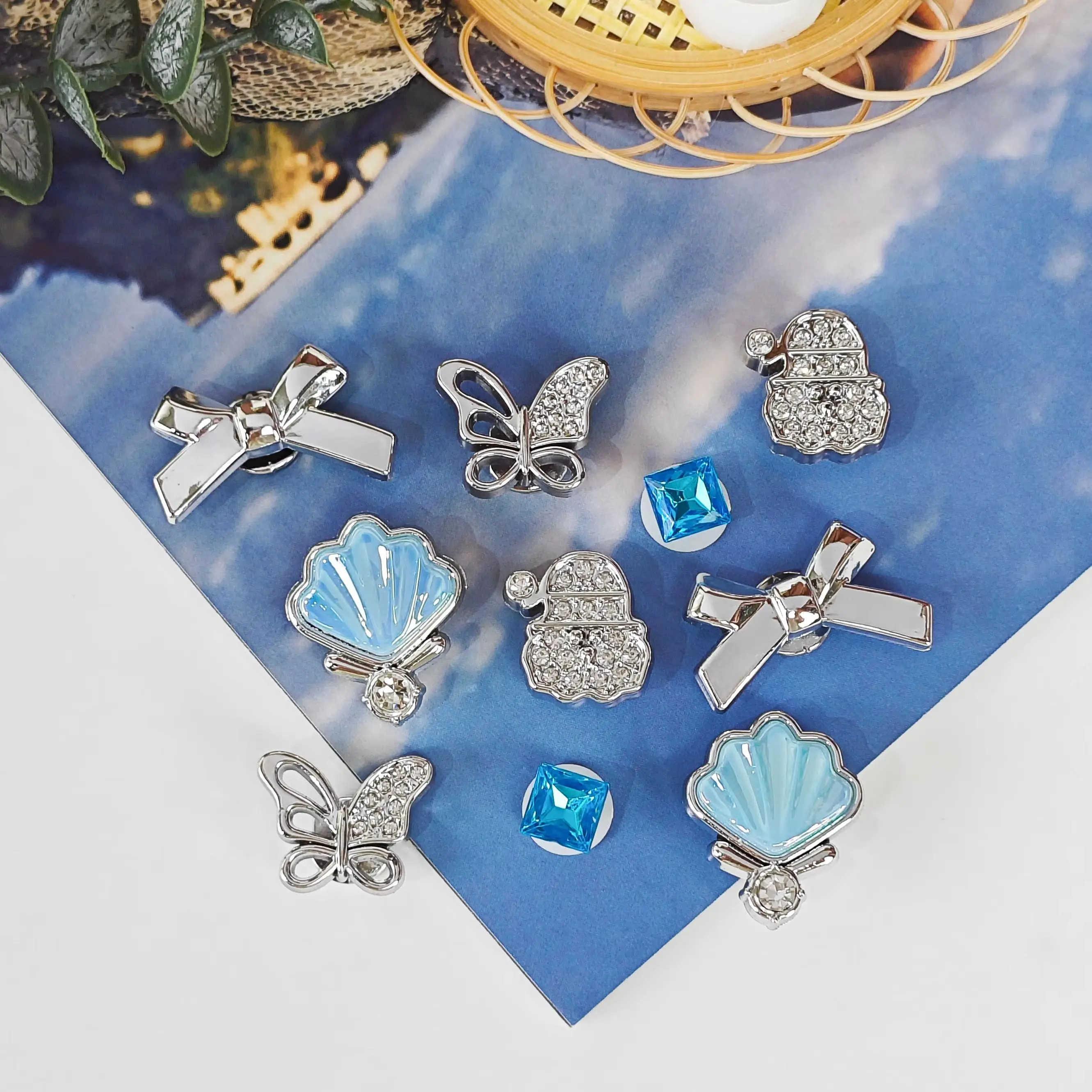 10Pcs DIY Shoe Decoration Charms Shiny Silver Bow, Blue Shell, Butterfly Decorative Buckle, Non-Metal Lightweight Material, Y2K Fashion Versatile Cute Personality Accessories for Men and Women, Suitable for Eva Beach Shoes, Sandals, Removable Shoe Decoration, Holiday Gift