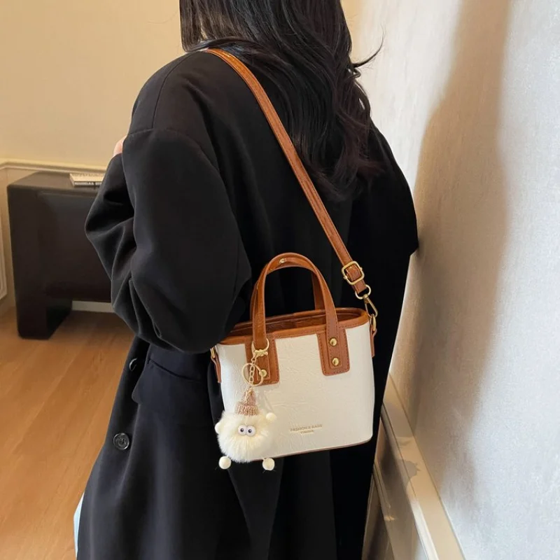 

Fashionable Commuter Bag For Ladies With Laptop Compartment For Work And School Travel Needs