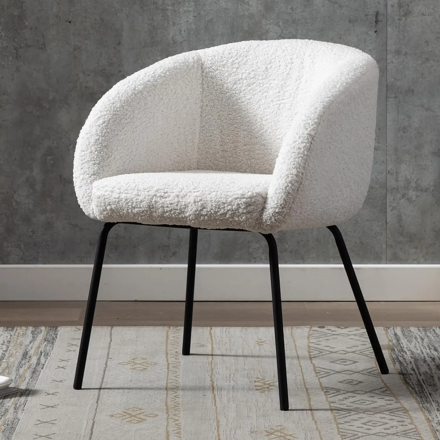 1 pezzo Sedia da Bagno Chairus, Sedia da Trucco con Schienale di Supporto, Rivestimento in Finta Pelliccia Bianca, Gambe in Metallo Nero, Poltrona Imb