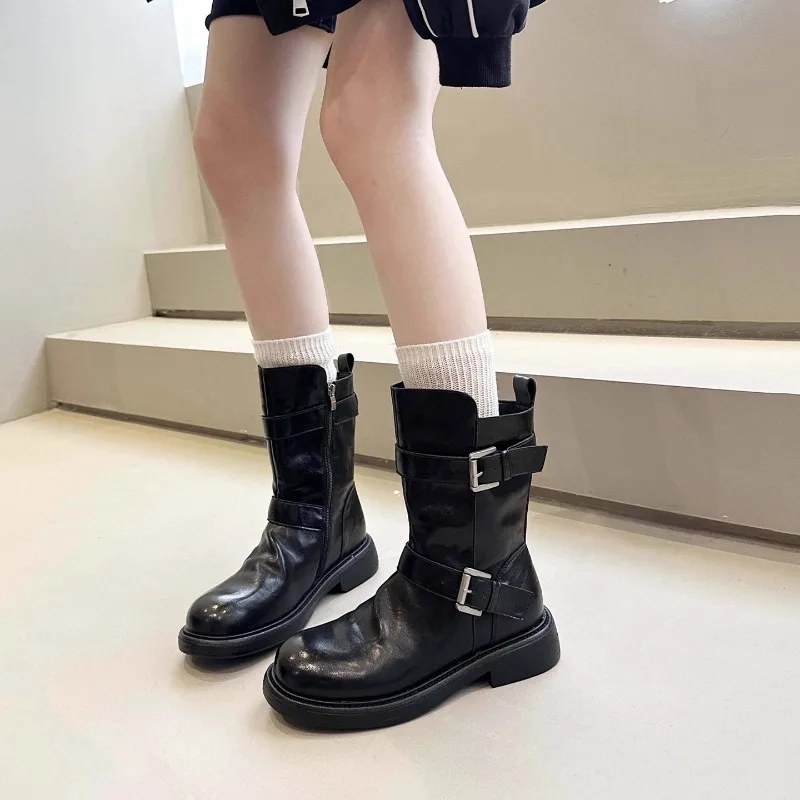 

Модные и качественные женские ботильоны на плоской подошве, повседневные кожаные зимние трендовые короткие ботинки, модные прогулочные ботинки для бега 2025 года