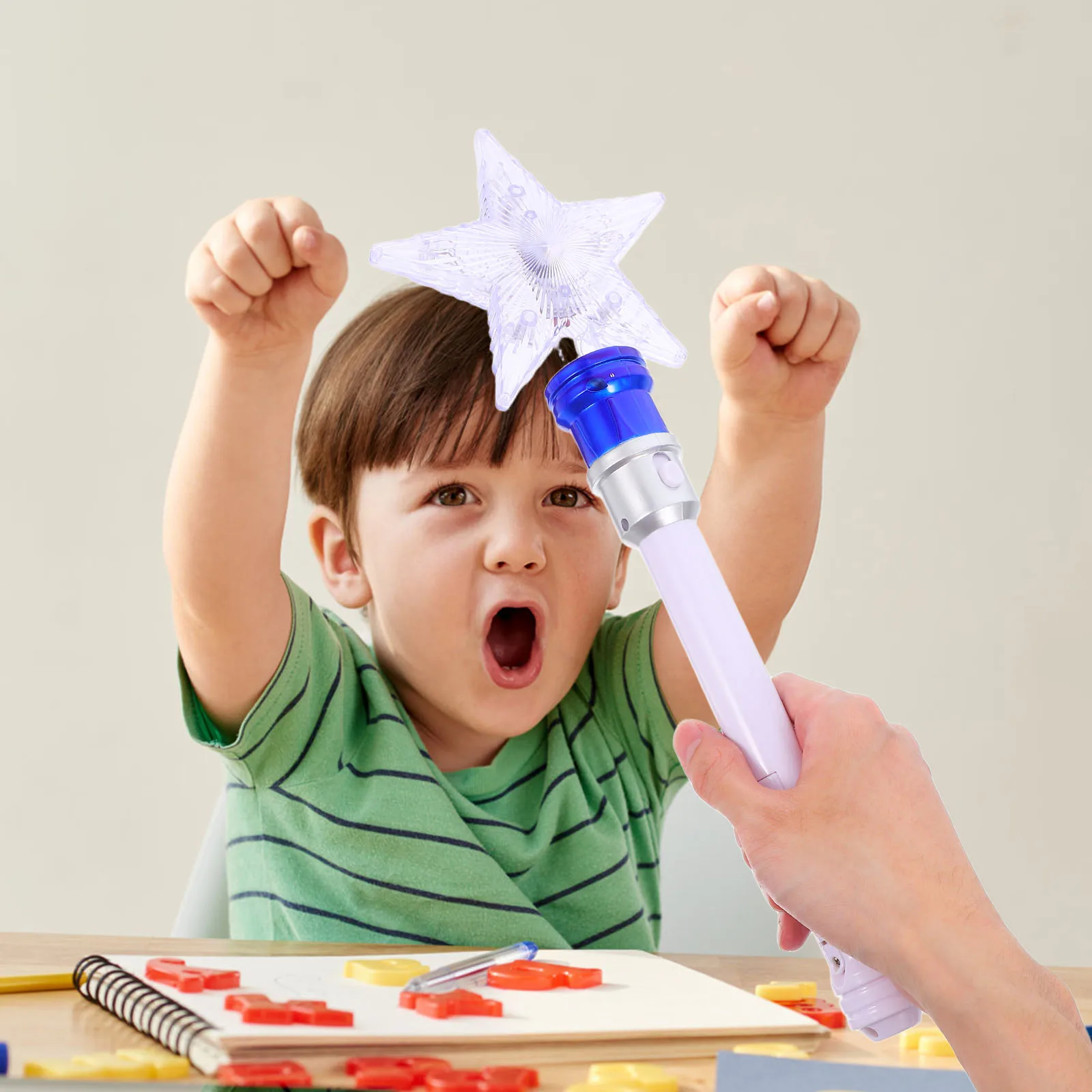 

Glowing Wand Flashing Spinning Light LED Party Concert Stick Kids Toy Fairy Glow Stick Wedding Favor Wizard Sword