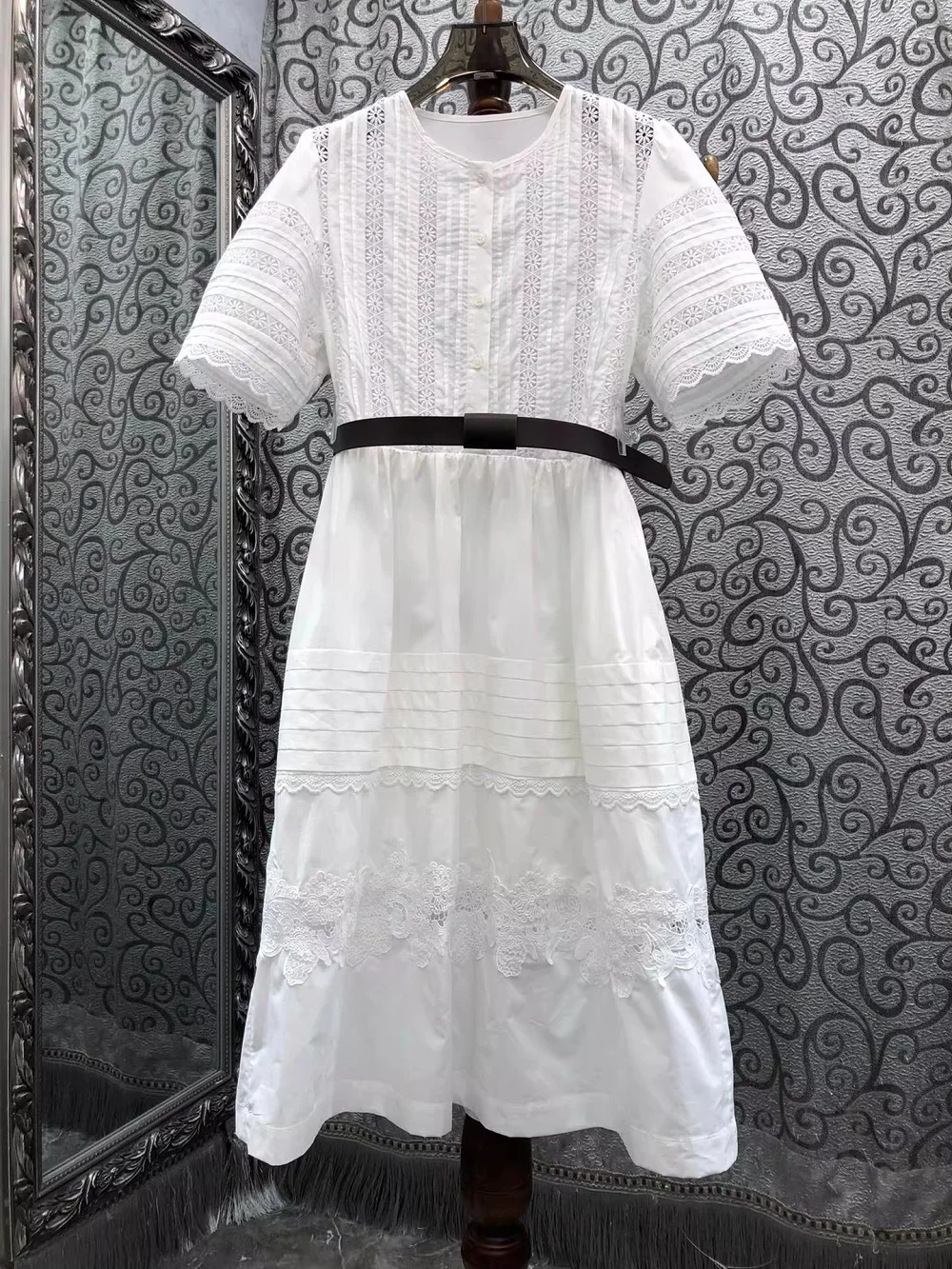 100%Cotton Dress 2026 Summer Style Women Luxurious Flower Embroidery Short Sleeve Mid-Calf White Black Vintage Dress Party Club