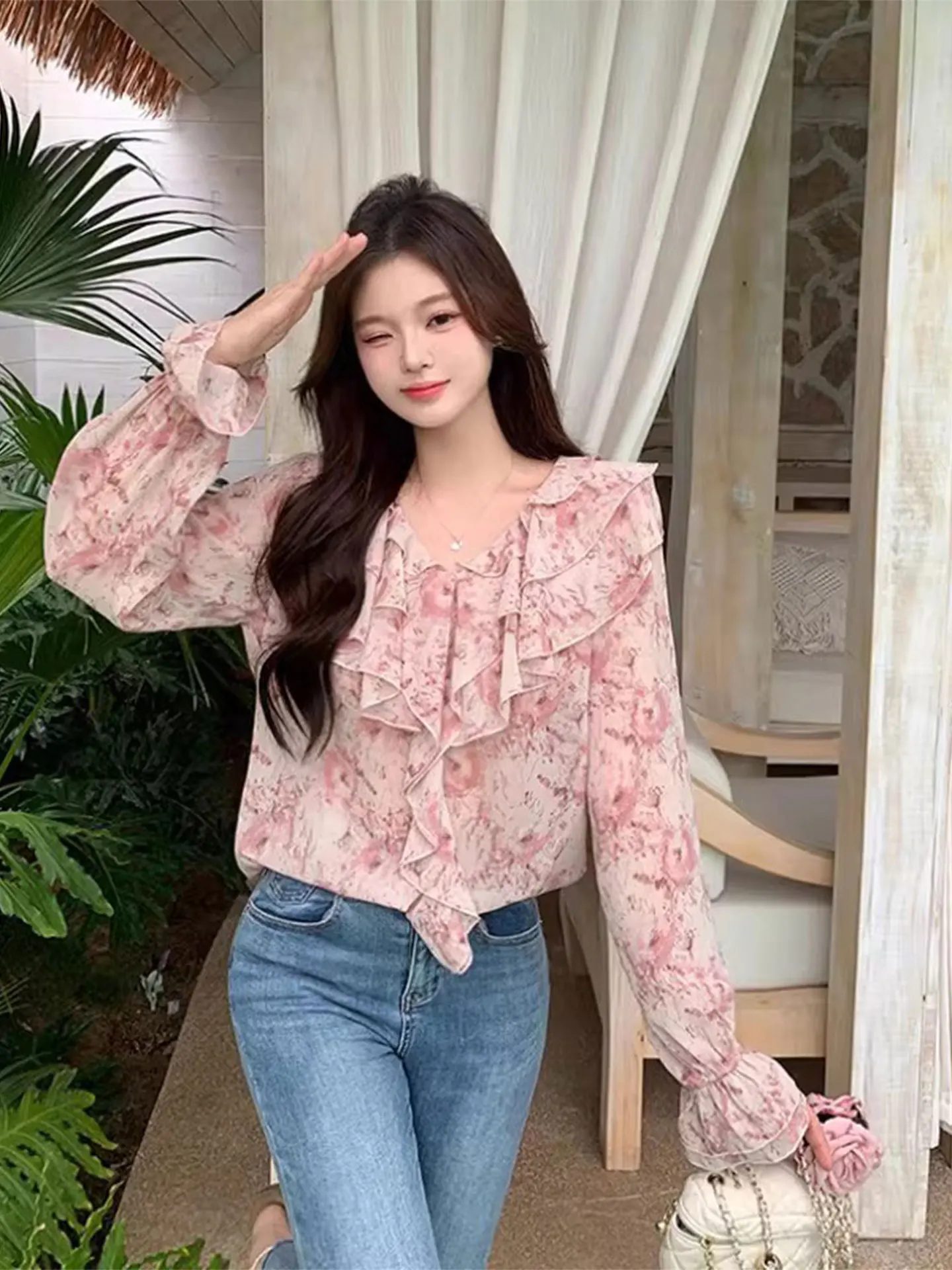 

Женская блузка с цветочным принтом, длинным рукавом и V-образным вырезом, весенняя повседневная приталенная модель с красивой кружевной отделкой, уникальная, больших размеров