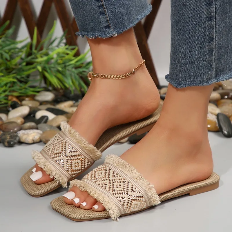 Summer Women Shoes Outdoor Woman Slippers Hot Sale Modern Slippers Fashion Ladies Square Toe Low Heel Sandals Plus Size 43