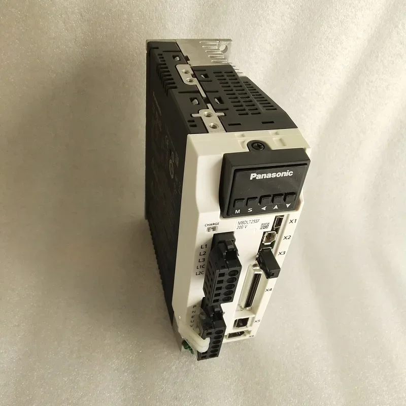 

new and genuine ac servo motor A6 servo motor with drive and cable MSMF042L1U2M MBDLT25SF servo set