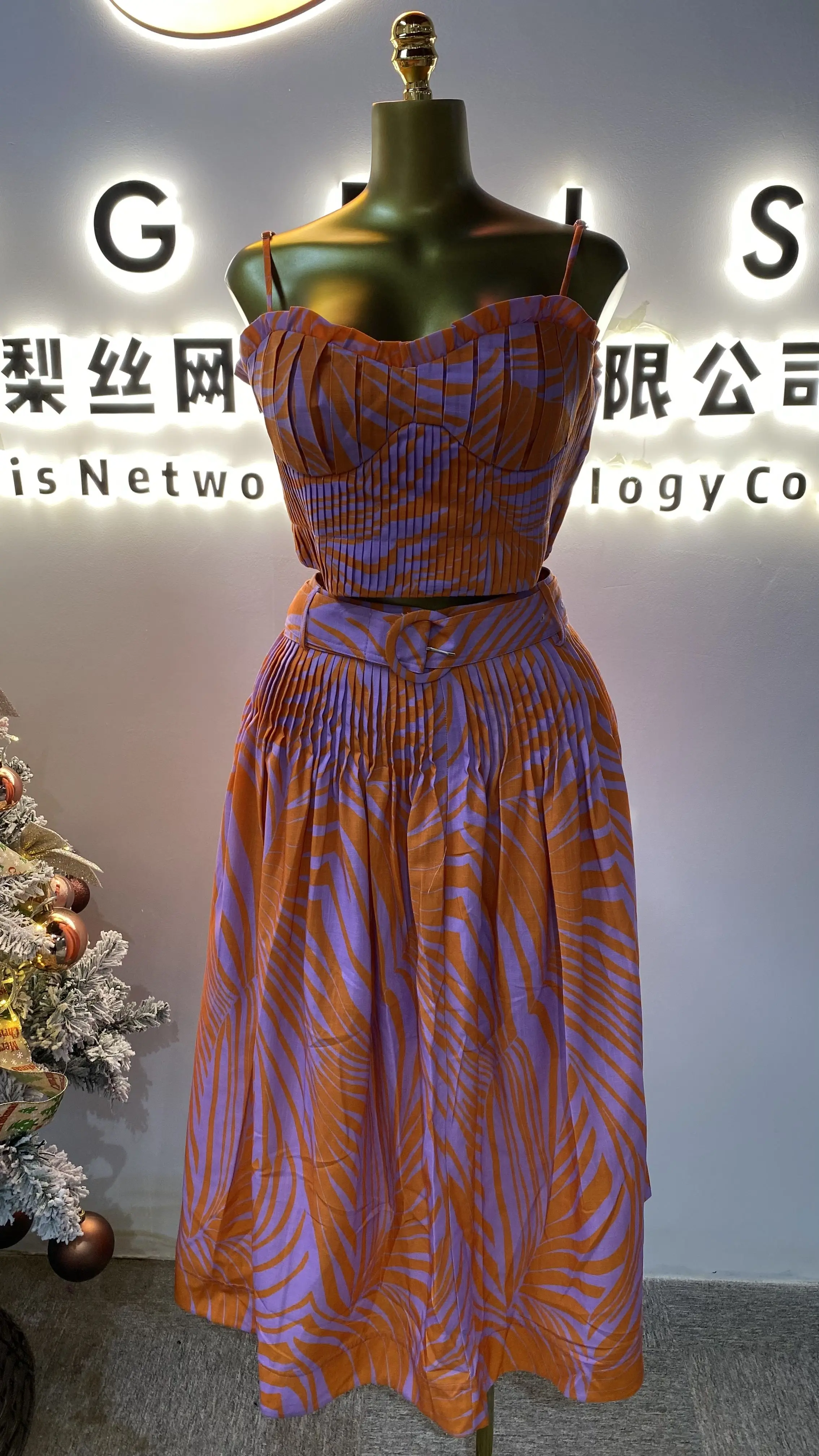 

2025 High Quality Hawaiian Print Dress Casual Suspender One-piece Jumpsuit-GZMM404