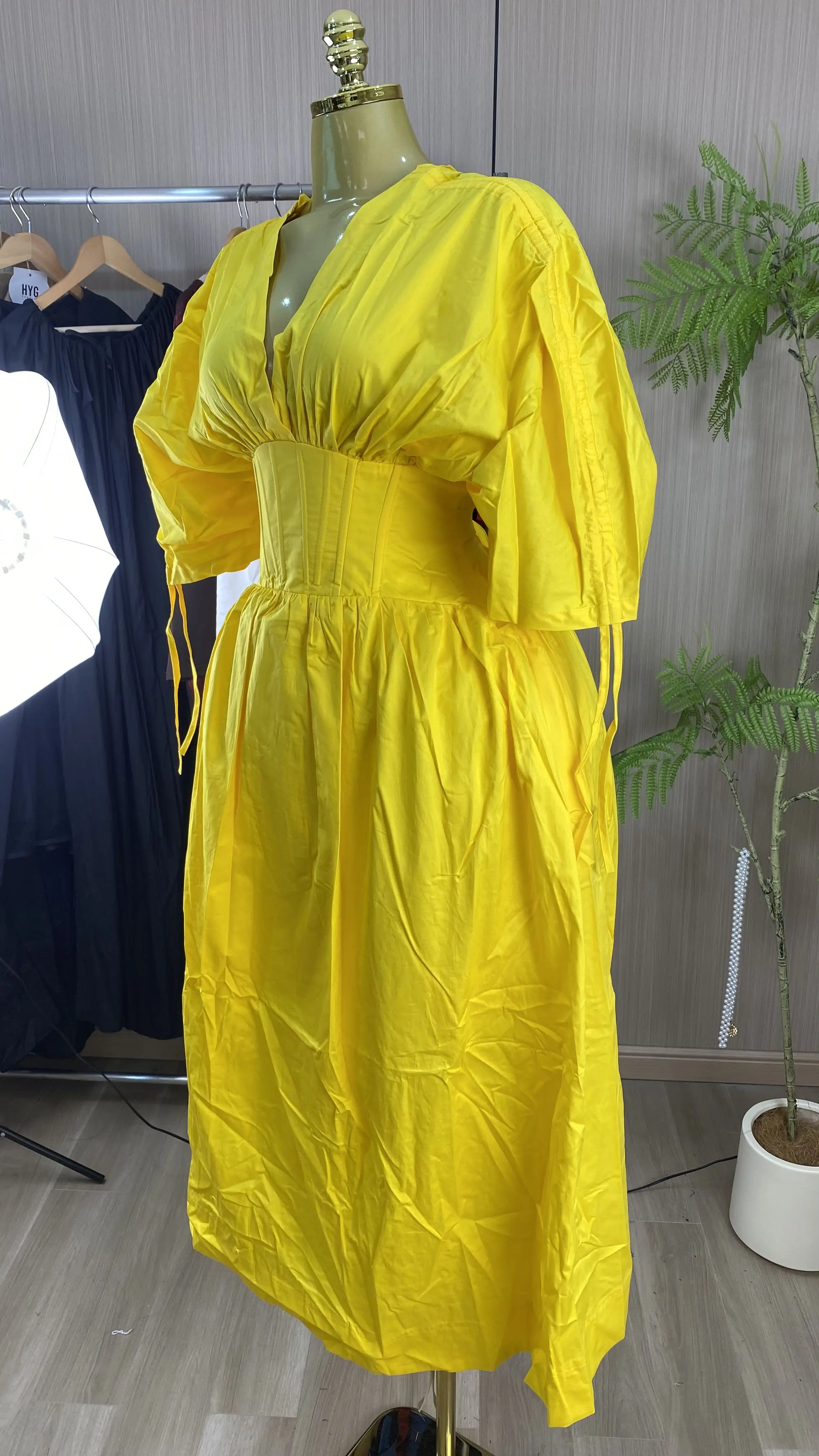High-quality V-neck dress featuring a fitted waist, concealed front zippered pockets, and a custom logo.-GZXX1007