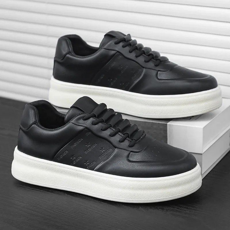 Skateboard Shoes for Men Fashion White Shoes Soft and Comfortable Sports and Leisure Wear-resistan Loafers Apring and Autumn