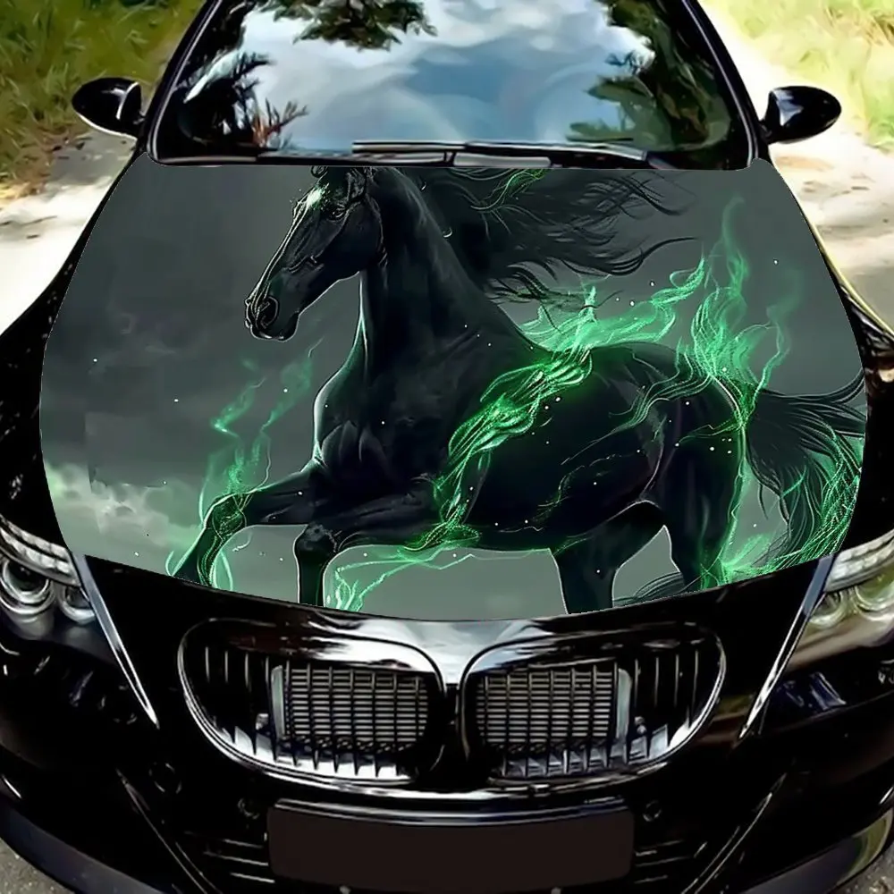 

Наклейка на капот автомобиля «Черная лошадь», оточенная загадочными зелеными специальными эффектами, прочный материал ПВХ, легко разбирается, W