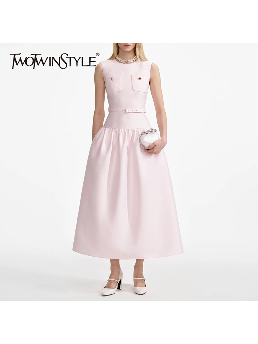 TWOTWINSTYLE Solid Slimming Spliced Shirring Temperament Dresses for Women O Neck Sleeveless Patchwork Pockets Long Dress Female