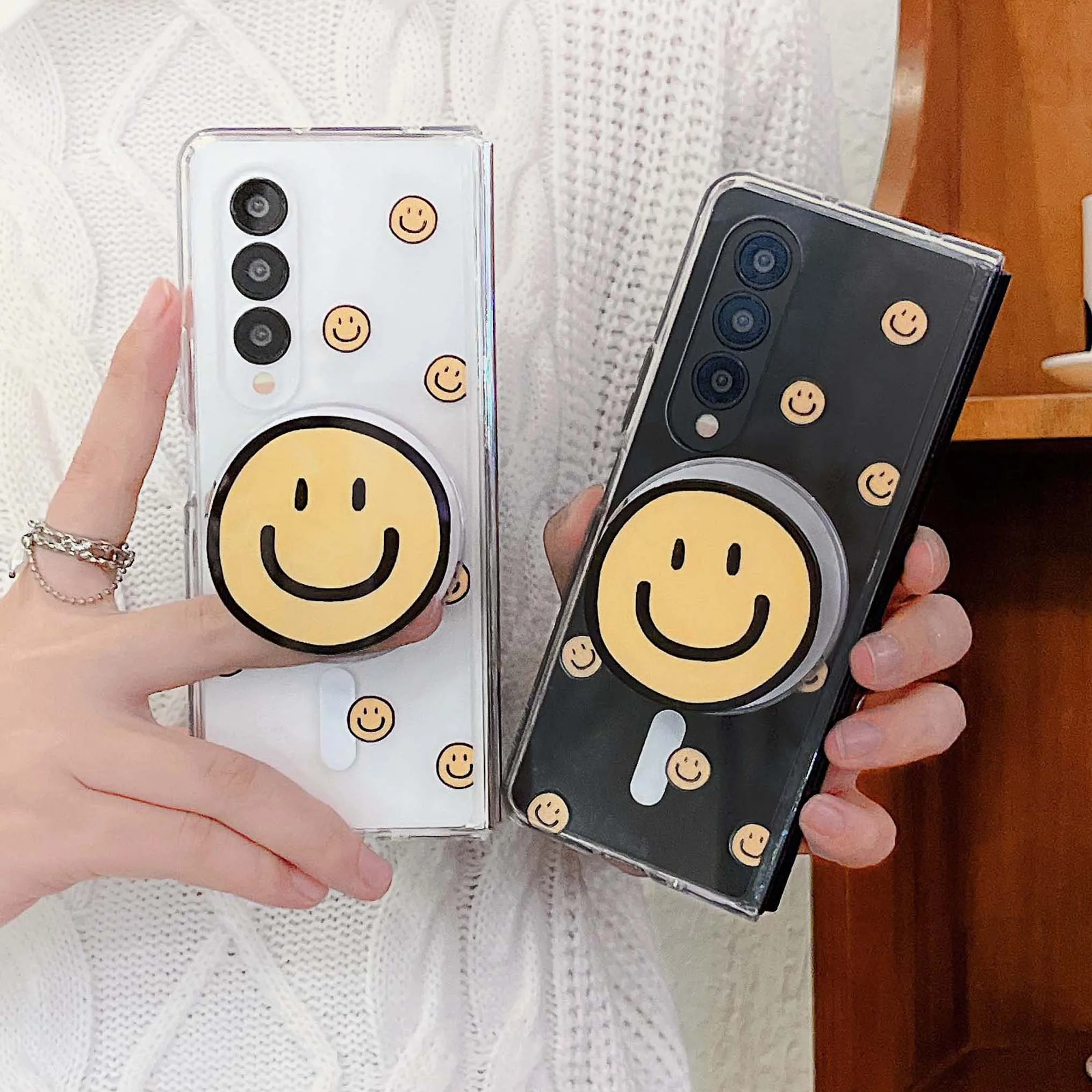 Cartoon smile round stand holder magnetic phone case bracelet happy cute cover for samsung z flod 5 4 3 5G fold4 fold5 fold3 box