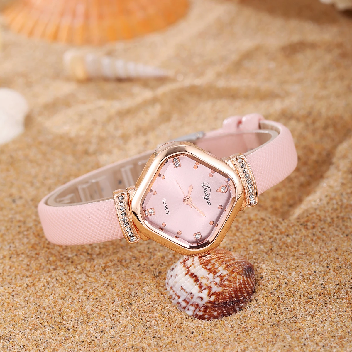 قطعة واحدة من الساعات النسائية الأنيقة البسيطة والأنيقة، لتفتيح لحظات ساحرة، مثالية لهدايا العطلات