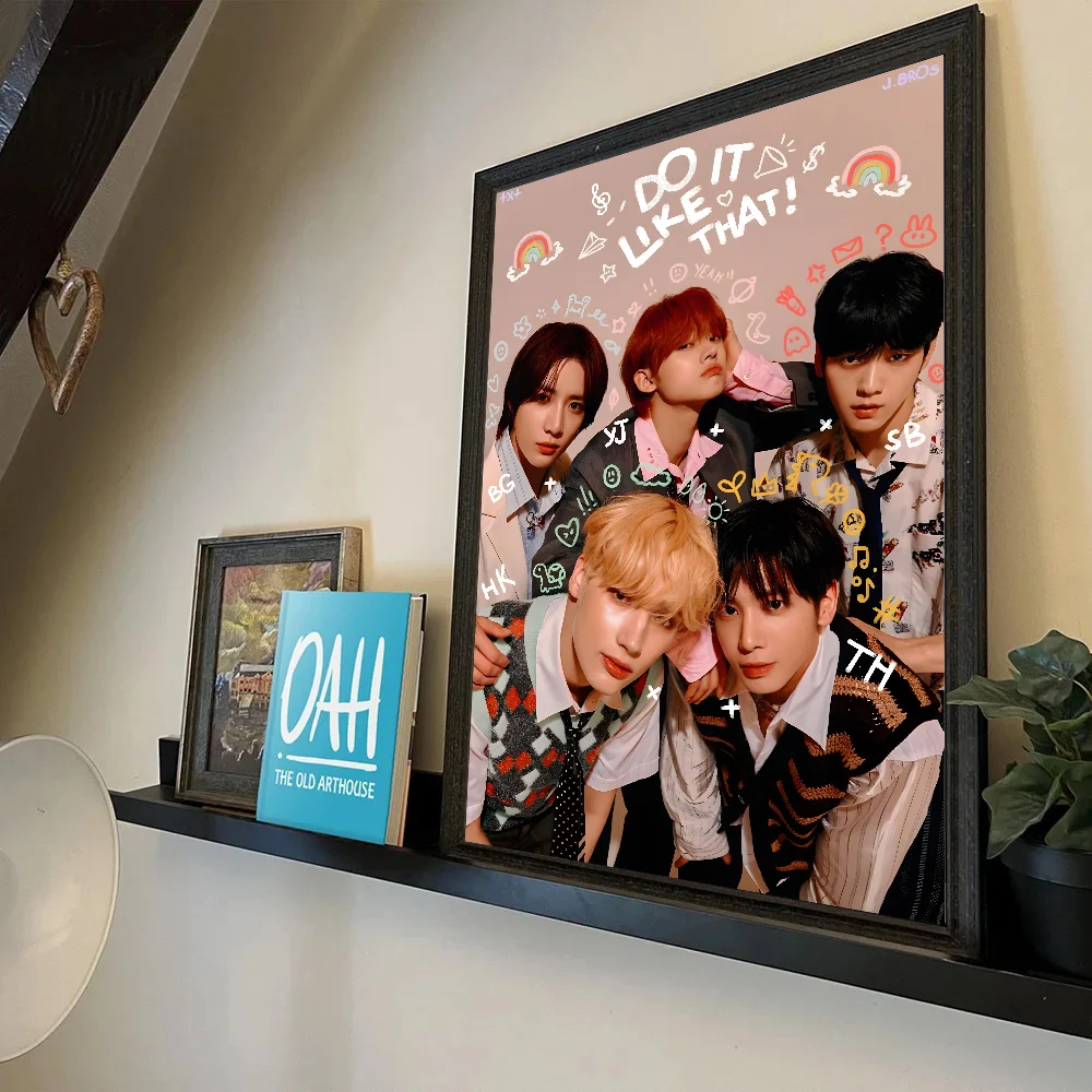 Kpop T-Tomorrow X T-معا TXT ملصق ذاتي اللصق الفن ورق مقاوم للماء ملصق مقهى بار غرفة جدار ديكور