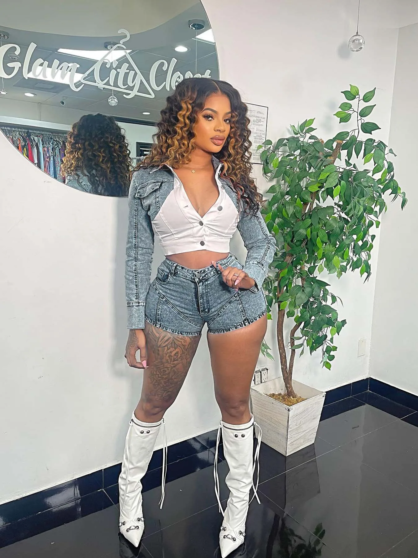 

2024 Fashion Long Sleeve Lapel Collar Single Breasted Jackets and Skinny Short Denim Patchwork Women Two-Piece Suit Streetwear