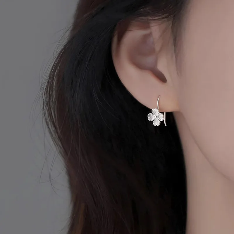 Cute Retro 925 Sterling Sliver Color Good Luck Flower Stud Earrings for Women Exquisite Jewelry High Quality Accessories Gift