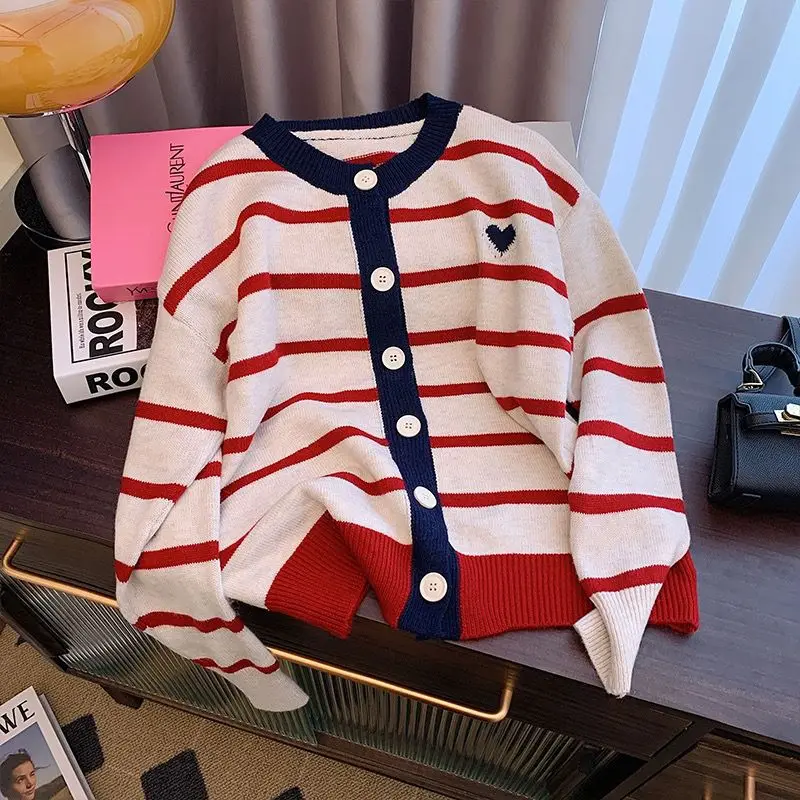 Striped color blocked knitted sweater soft sticky women\'s autumn loose cardigan round neck breasted heart-shaped sweater jacket