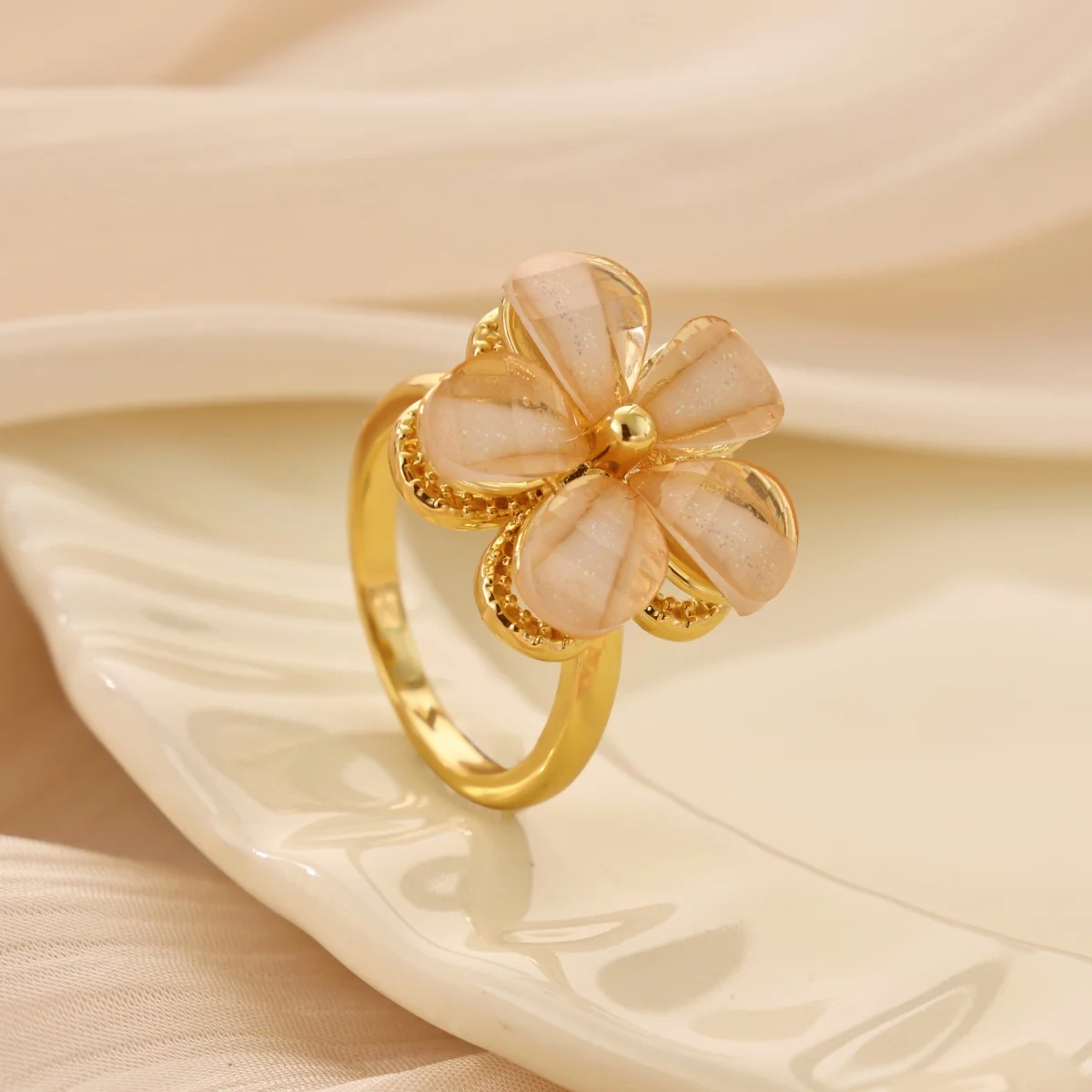 Niedlicher drehbarer Ring mit Blumenmuster aus Harz für Damen, goldfarben, Kupfer, drehbare Blume, offener Manschettenring, trendiger Party-Schmuck – Detail 8