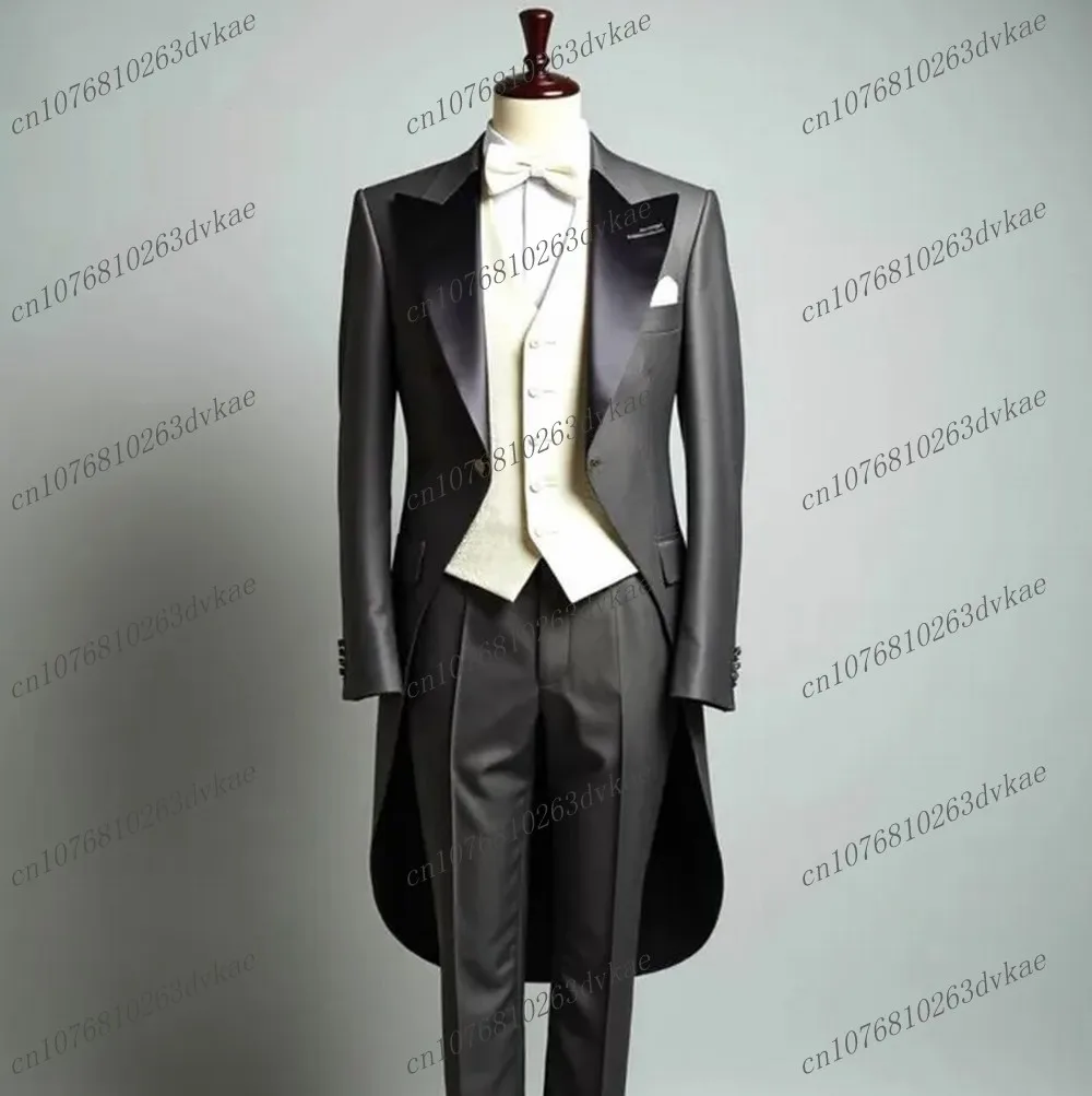 

Темно-серый и белый длинный пиджак Формальный мужской костюм Жених Жених Свадебная вечеринка Пром Мужской смокинг 3-х предметный комплект Блейзер Жилет Брюки