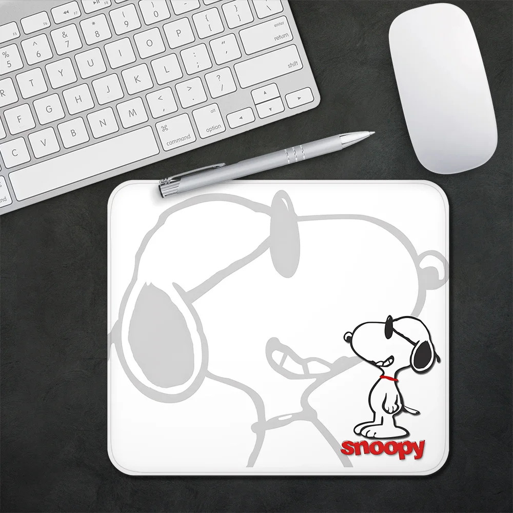 Cartoon niedlichen Snoopys Hund Gaming Mauspad xs kleines Mauspad für PC Gamer Desktop-Dekoration Büro Maus Matte Deskmat Teppich