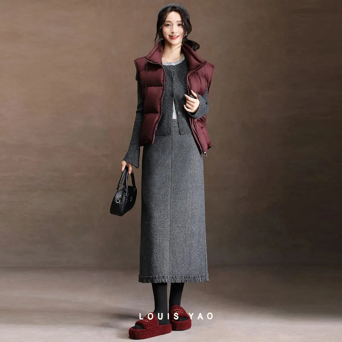 

LOUIS YAO Sparkle-Accented Easy-Match Long Skirt 2025 Winter Fashion High-Waisted A-Line Skirt Versatile Women's Slit Skirt