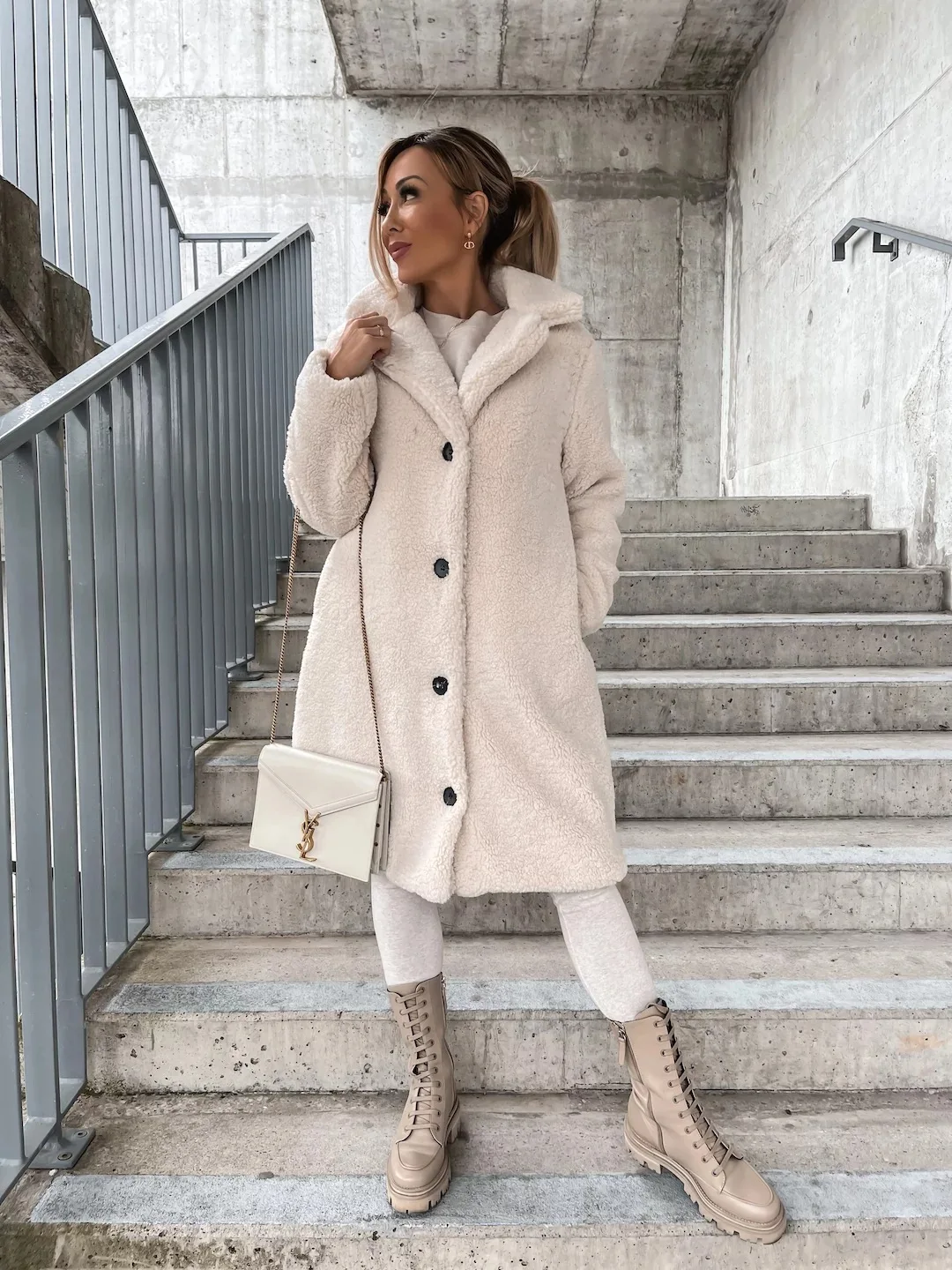 Autumn and winter cross-border women\'s clothing hot item furry long sleeved lapel women\'s plush on top Long coat