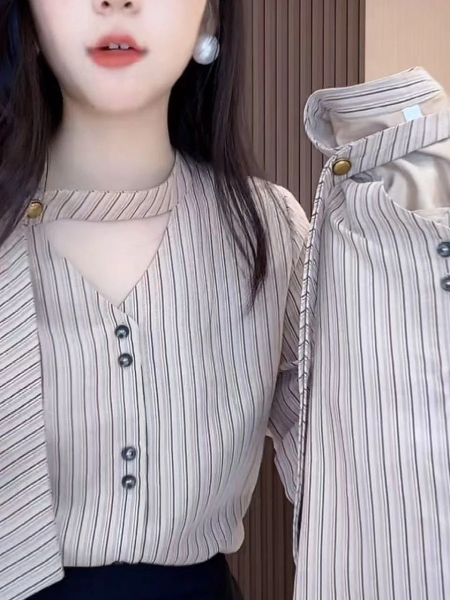

Hong Kong Style Retro Striped Women's Shirt Autumn Bell Sleeve V-Neck Luxury Feel Long Sleeve Button up Top Trendy Casual Fas...