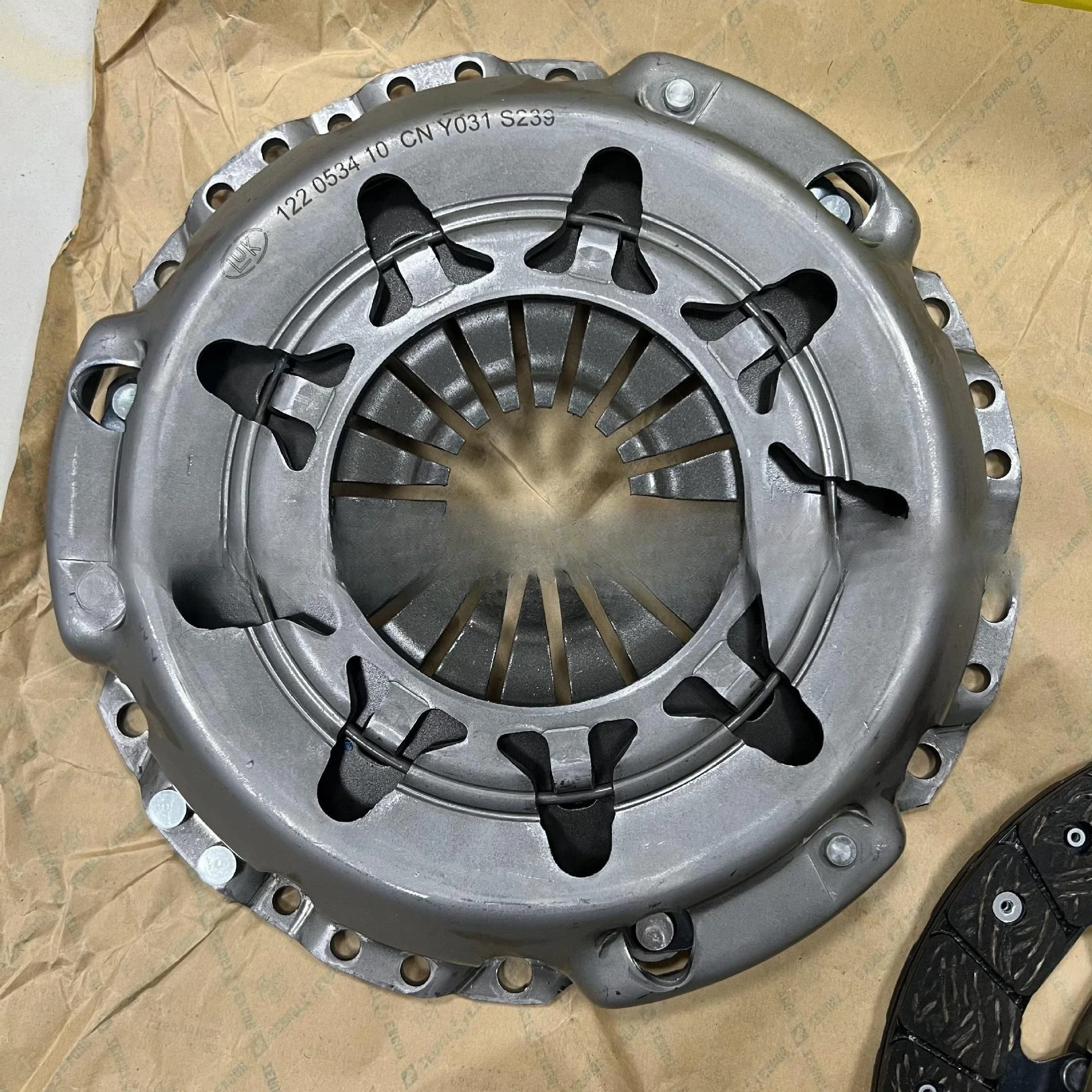 Original Factory Clutch Set Including Throw Out Bearing, OE Reference 1224073 Main OEM Code 6223511330 Auto Parts