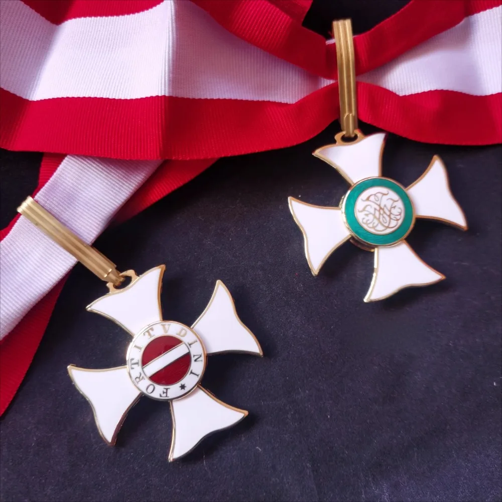 أوسترو المجر ماريا تيريزا شارة شعار الشريط ميدالية مع شارات الشريط هدية مربع الرقبة