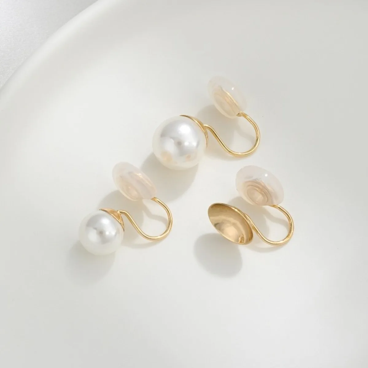 Brass Gold Plated Coil Spring Ear Clip With Pearl Bezel DIY Handmade No Piercing Pearl Ear Jewelry Findings