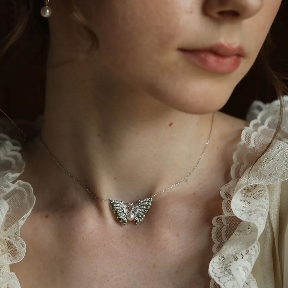 

Gorgeous Exquisite Style Silver Color Fine Carved Butterfly Imitation Pearl Pendant Necklace Women's High-end Banquet Necklace
