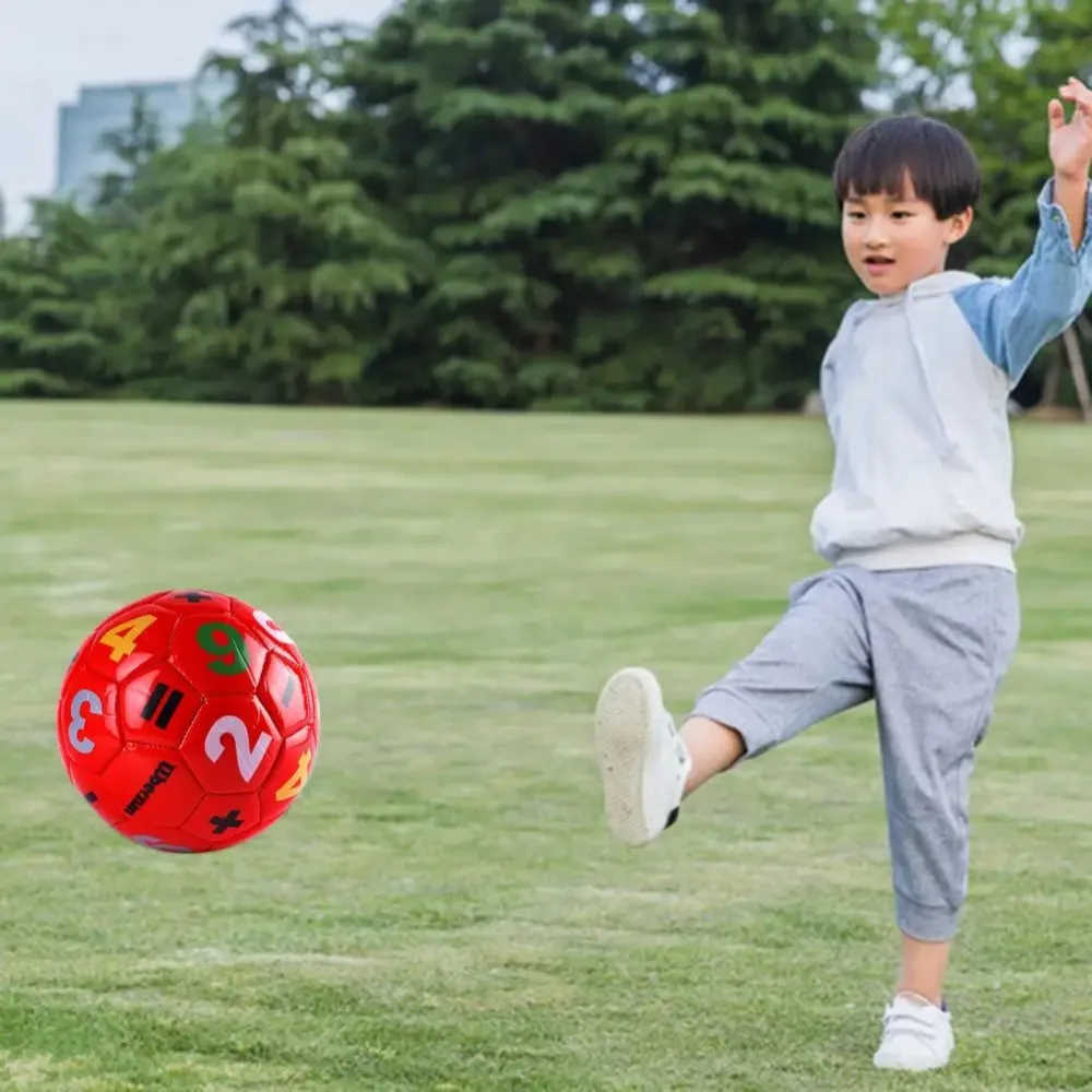 Durable 15cm Mini fútbol preescolar pequeño número de fútbol letra bola interacción entre padres-unisex