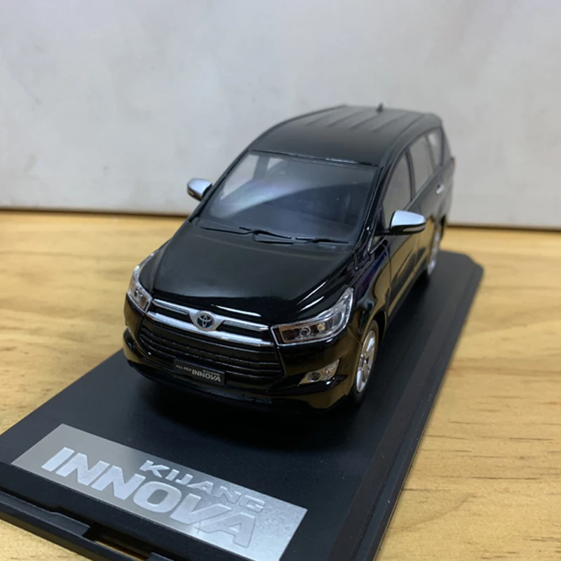 

Diecast Alloy 1:32 Scale MPV KIJANG INNOVA Off Road SUV Cars Model Adult Toys Nostalgia Classics Souvenir Gifts Static Display