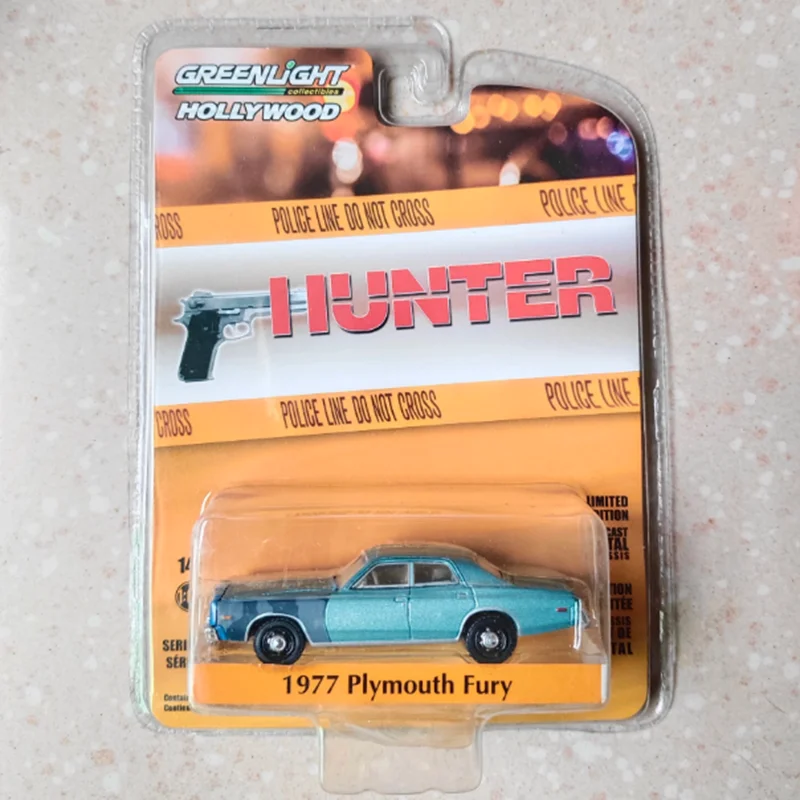 

Greenlight масштаб 1:64 1977 Plymouth Fury сплав имитация модели автомобиля статическая коллекция украшенные праздничные игрушки сувенирный подарок