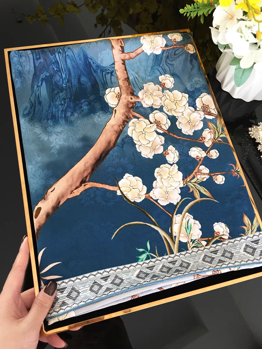 

Chinese style 100% silk embroidery high-end double-sided silk scarf New Hanfu style comfortable and breathable shawl 106X106CM