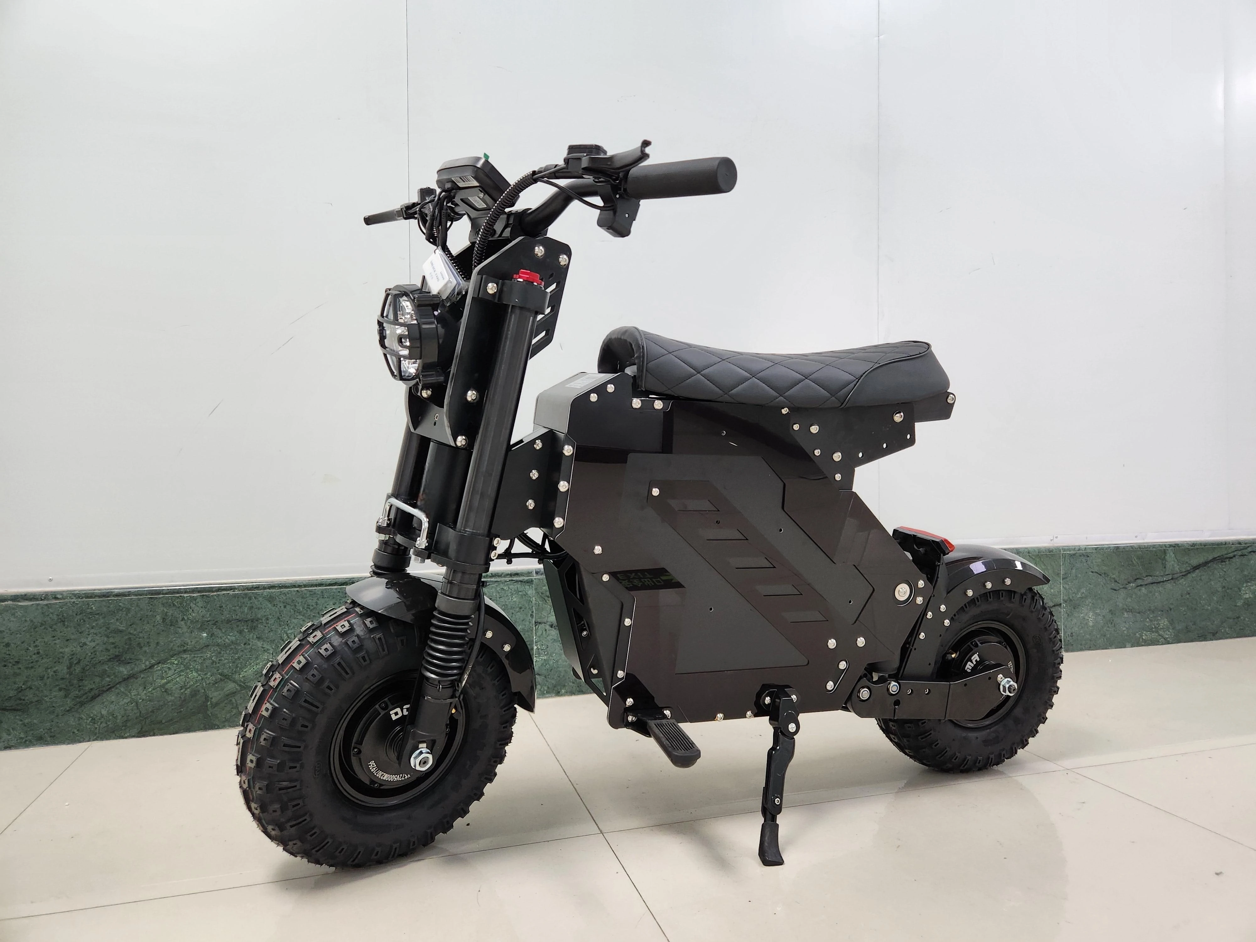 Good Selling 72V 7000W Electric Scooter Bike 13Inch 10000W Fast Speed 85KMH 120Kmh Dual Motor Powerful Adult Escooter With Pedal