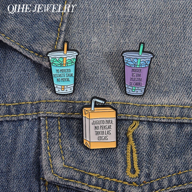 Broches esmaltados divertidos español No Pensar Tanto Las Cosas Morder Es Una Muestra De Carino broches De té De la leche insignias De solapa regalo De joyería