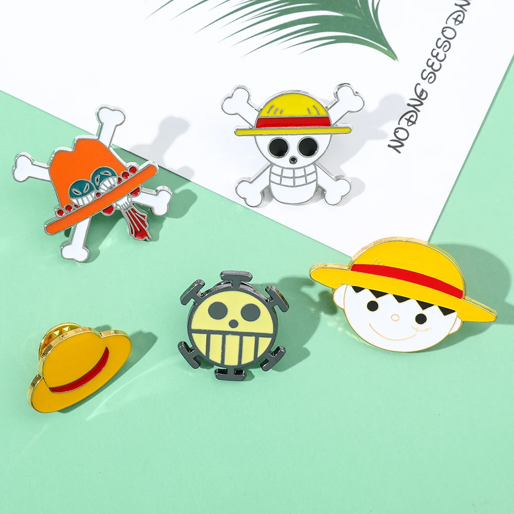 Anime ONE PIECE Monkey D. Luffy Skeleton Brooch Pirate Skull Enamel Pins Cosplay Badge Backpack Cloth Lapel Pin Jewelry Gift