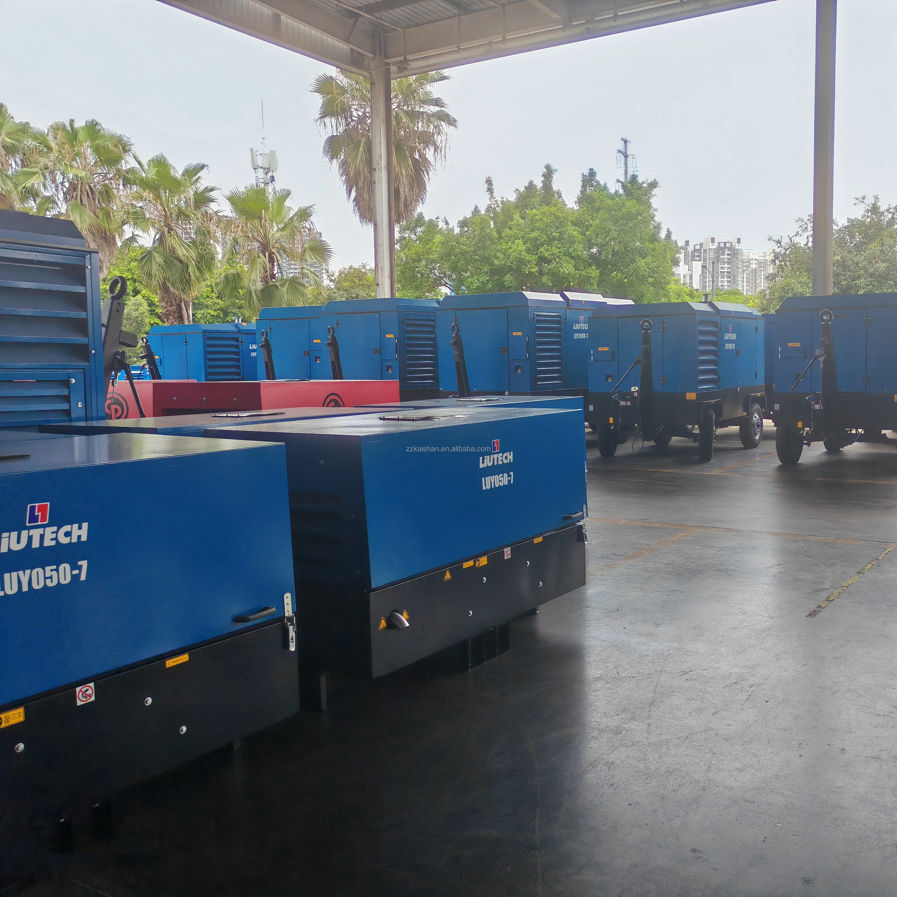 ضاغط هواء ديزل برغي متنقل 16 بار 18 بار صيني نوع المسمار ضاغط هواء كبير سعر للتعدين