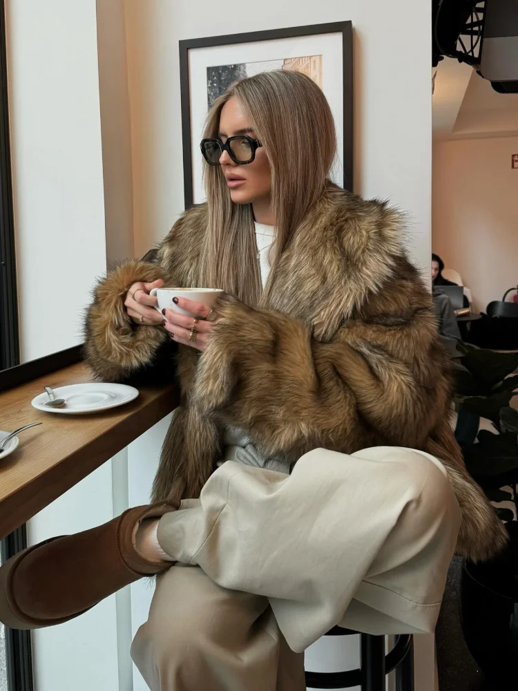 Luxe bruine dames pluizig namaakbont warme korte jas chique reverskraag harige jas met lange mouwen winter 2024 dame hoge streetwear