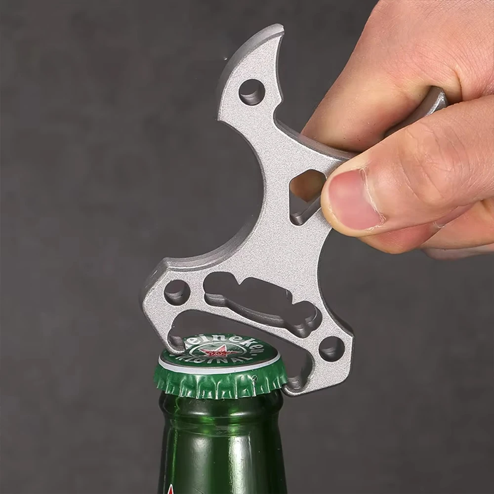 فتاحة زجاجات معدنية متعددة الوظائف من EDC - ملحق محمول خارجي مع باراكورد لسهولة الحمل